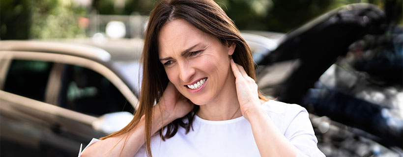 patient suffering from whiplash in need of chiropractor in Santa Rosa
